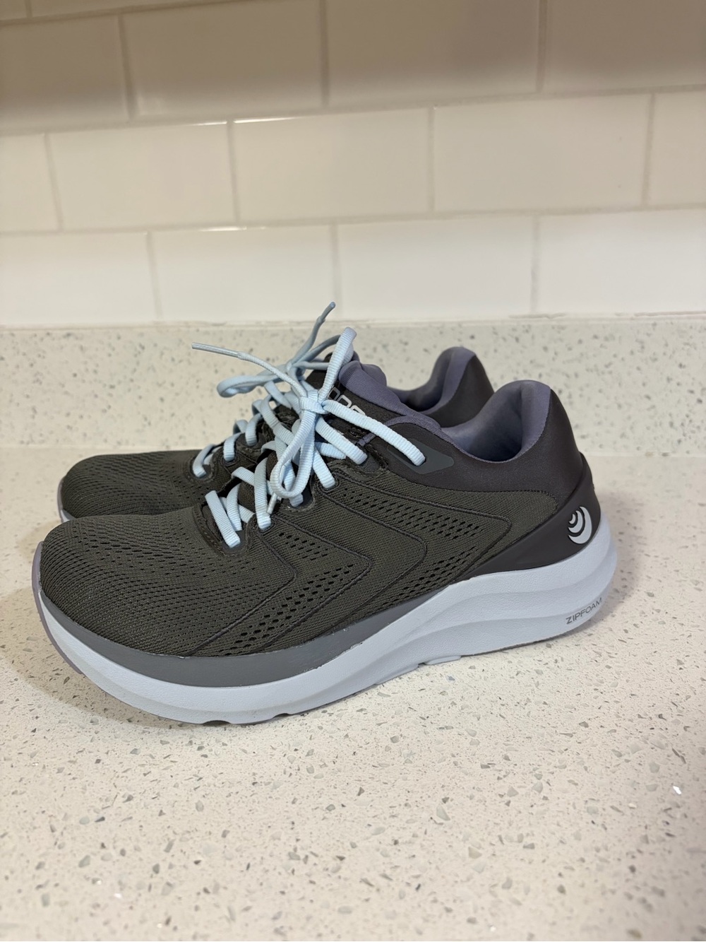 Topo Athletic Phantom 2 Running Shoe Grey / Lilac Size 7 - Picture 5 of 12